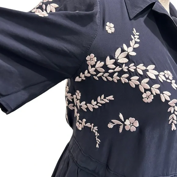 Cinq a Sept Silk Button Blue Dress Embroidered Floral Rose Pink Pockets Small 4 - Picture 7 of 16
